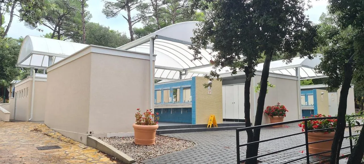 Blue Wave Mobile Home Biograd Na Moru 4*,